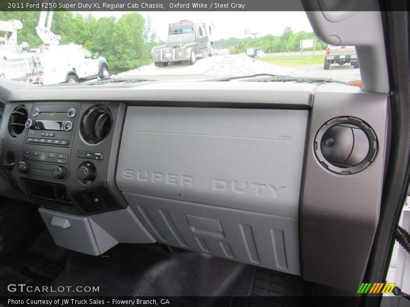 Oxford White / Steel Gray 2011 Ford F250 Super Duty XL Regular Cab Chassis