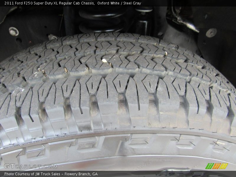 Oxford White / Steel Gray 2011 Ford F250 Super Duty XL Regular Cab Chassis