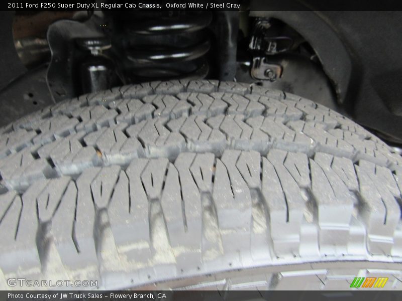 Oxford White / Steel Gray 2011 Ford F250 Super Duty XL Regular Cab Chassis