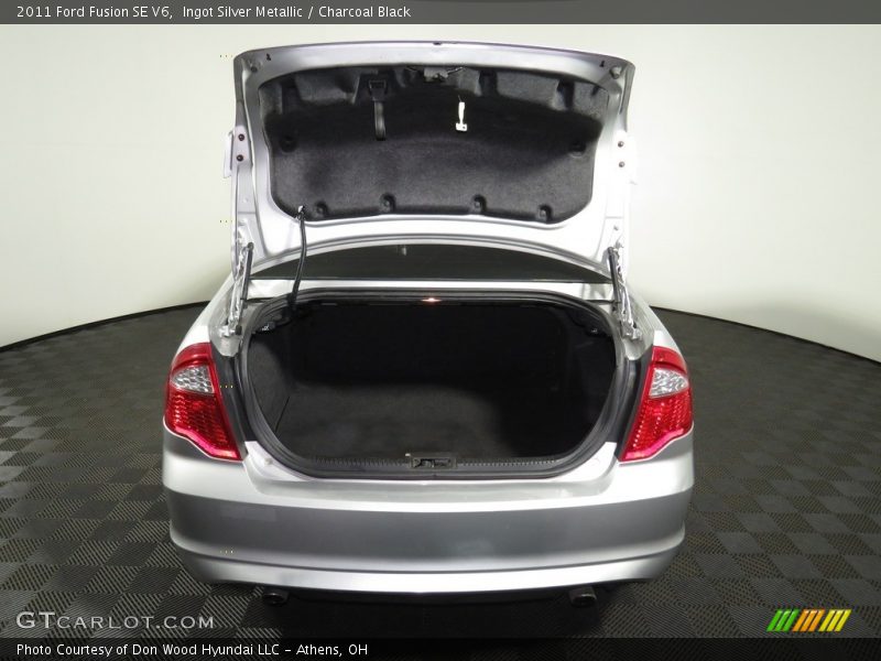Ingot Silver Metallic / Charcoal Black 2011 Ford Fusion SE V6