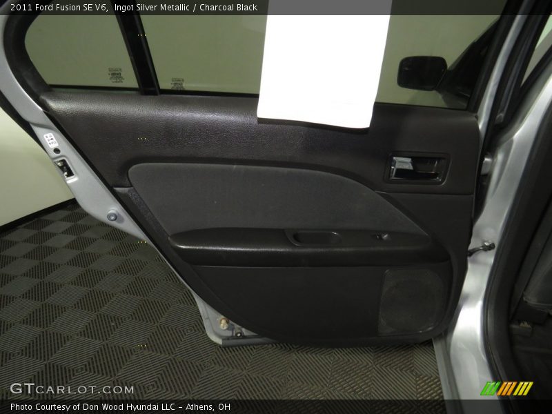 Ingot Silver Metallic / Charcoal Black 2011 Ford Fusion SE V6