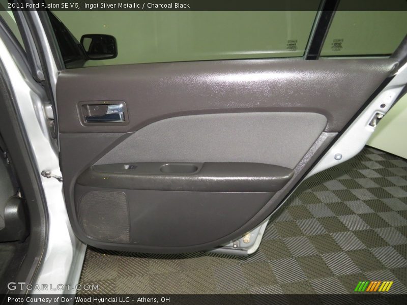 Ingot Silver Metallic / Charcoal Black 2011 Ford Fusion SE V6