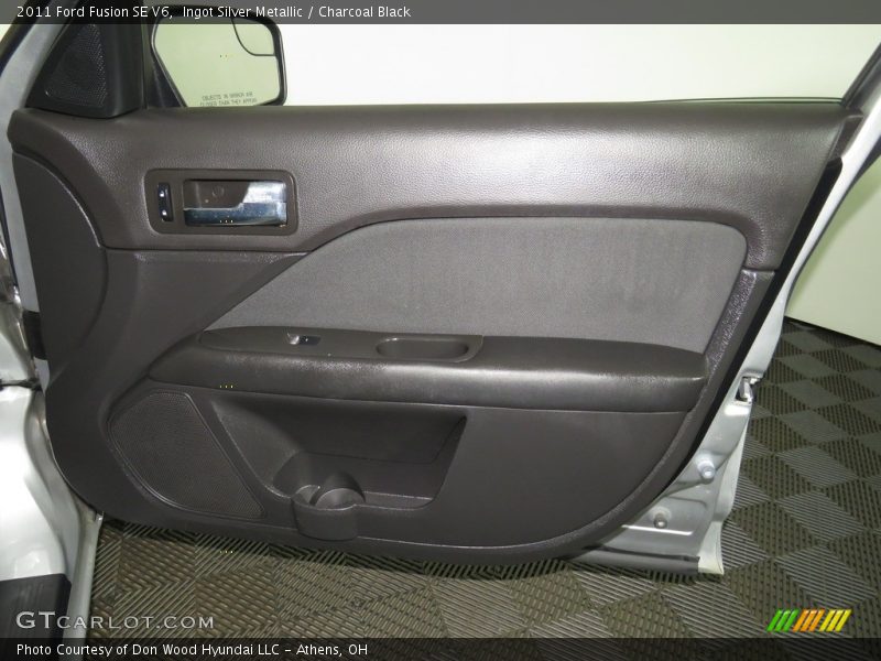 Ingot Silver Metallic / Charcoal Black 2011 Ford Fusion SE V6