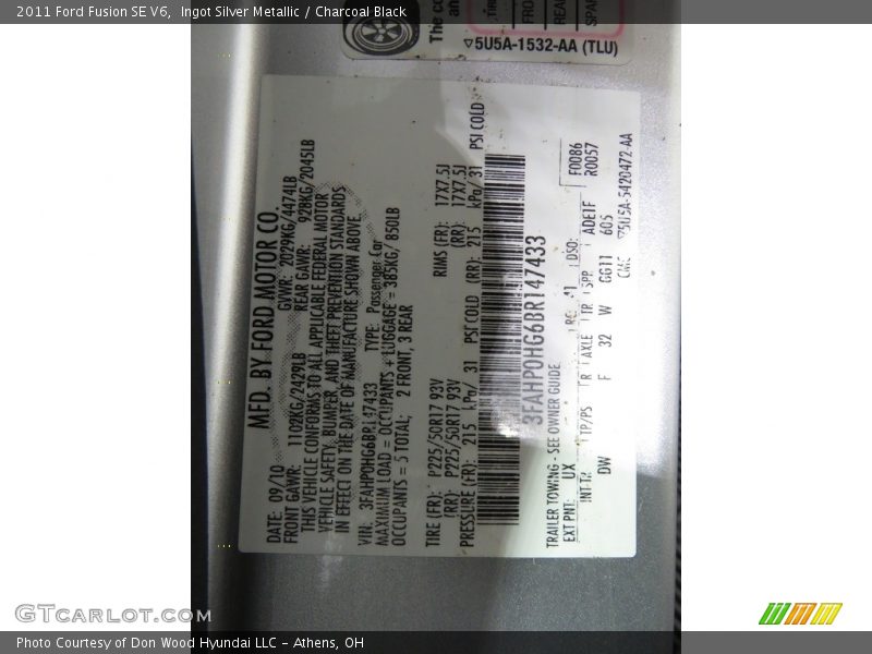 Ingot Silver Metallic / Charcoal Black 2011 Ford Fusion SE V6