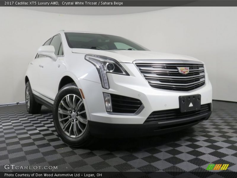 Crystal White Tricoat / Sahara Beige 2017 Cadillac XT5 Luxury AWD