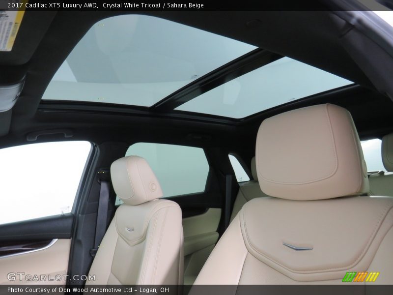 Crystal White Tricoat / Sahara Beige 2017 Cadillac XT5 Luxury AWD