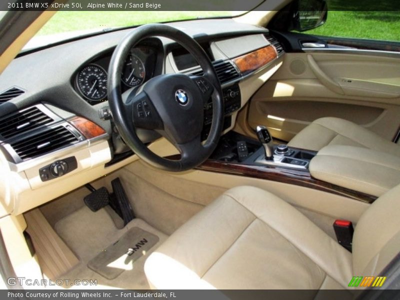 Alpine White / Sand Beige 2011 BMW X5 xDrive 50i