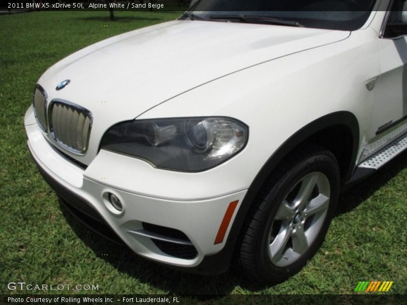 Alpine White / Sand Beige 2011 BMW X5 xDrive 50i