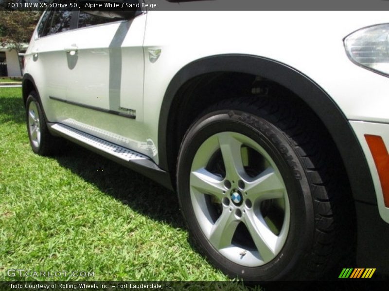Alpine White / Sand Beige 2011 BMW X5 xDrive 50i