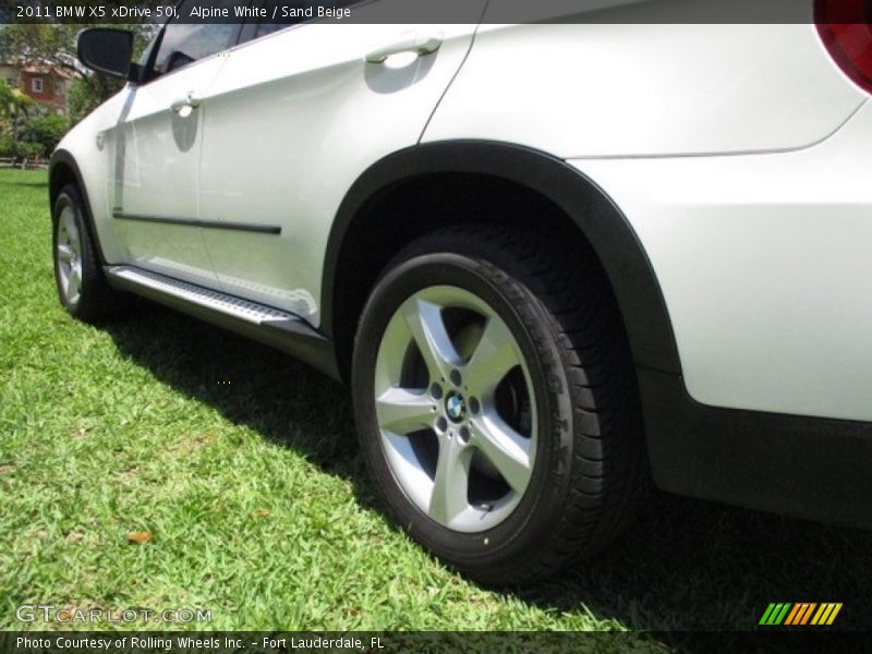 Alpine White / Sand Beige 2011 BMW X5 xDrive 50i
