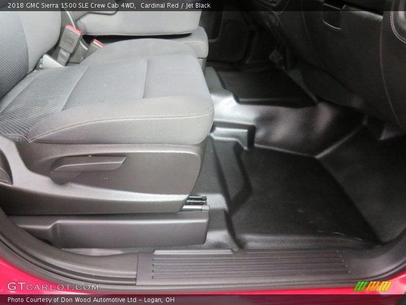 Cardinal Red / Jet Black 2018 GMC Sierra 1500 SLE Crew Cab 4WD