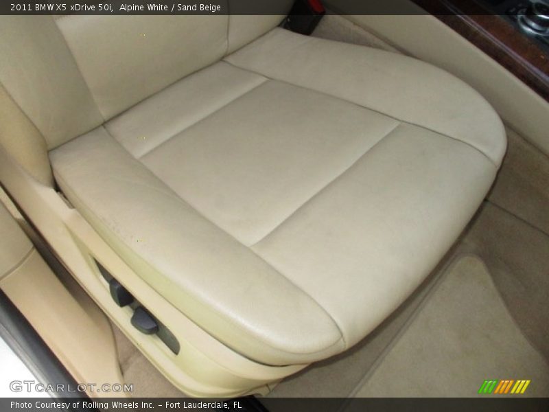 Alpine White / Sand Beige 2011 BMW X5 xDrive 50i