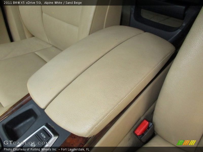 Alpine White / Sand Beige 2011 BMW X5 xDrive 50i