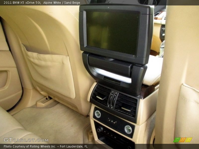 Alpine White / Sand Beige 2011 BMW X5 xDrive 50i