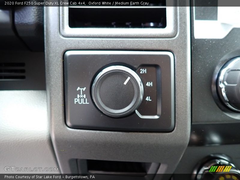 Oxford White / Medium Earth Gray 2020 Ford F250 Super Duty XL Crew Cab 4x4