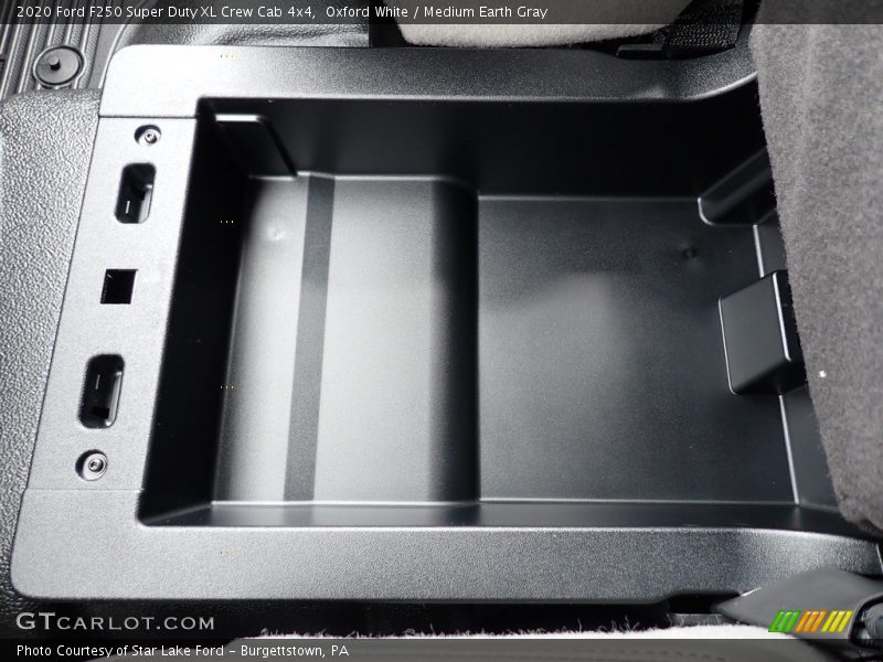 Oxford White / Medium Earth Gray 2020 Ford F250 Super Duty XL Crew Cab 4x4