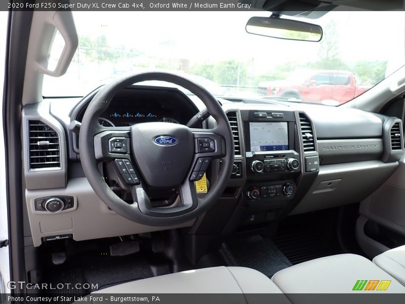 Oxford White / Medium Earth Gray 2020 Ford F250 Super Duty XL Crew Cab 4x4