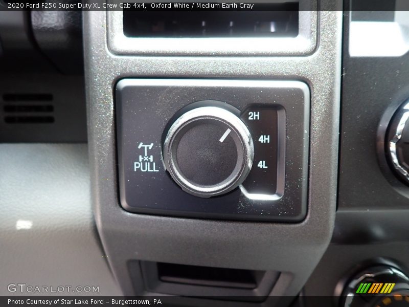Oxford White / Medium Earth Gray 2020 Ford F250 Super Duty XL Crew Cab 4x4
