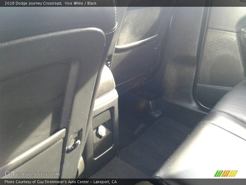 Vice White / Black 2018 Dodge Journey Crossroad