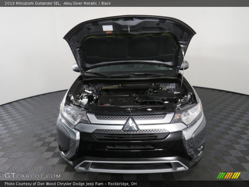 Alloy Silver Metallic / Black 2019 Mitsubishi Outlander SEL