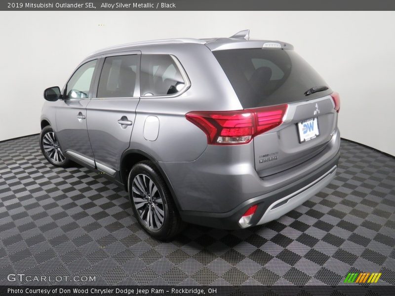 Alloy Silver Metallic / Black 2019 Mitsubishi Outlander SEL