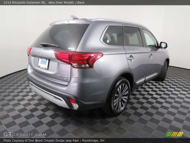 Alloy Silver Metallic / Black 2019 Mitsubishi Outlander SEL