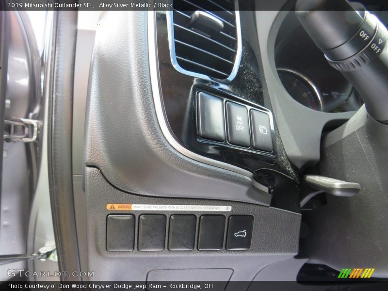 Alloy Silver Metallic / Black 2019 Mitsubishi Outlander SEL