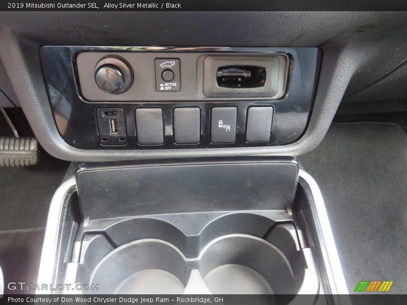 Alloy Silver Metallic / Black 2019 Mitsubishi Outlander SEL