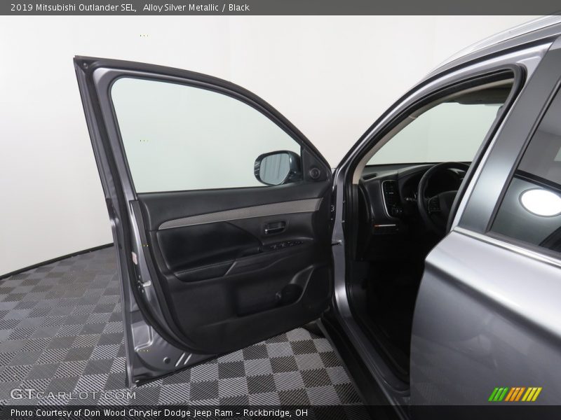 Alloy Silver Metallic / Black 2019 Mitsubishi Outlander SEL