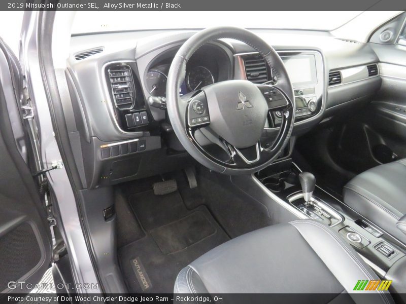 Alloy Silver Metallic / Black 2019 Mitsubishi Outlander SEL