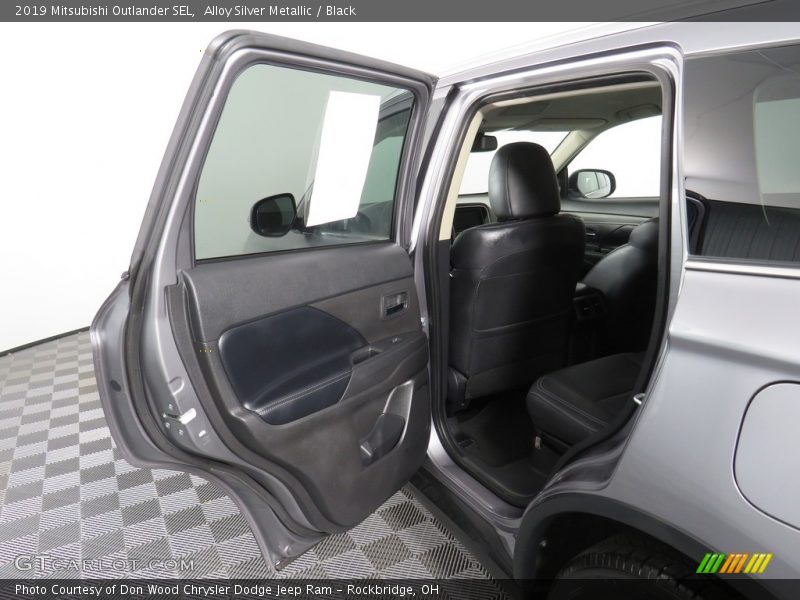 Alloy Silver Metallic / Black 2019 Mitsubishi Outlander SEL