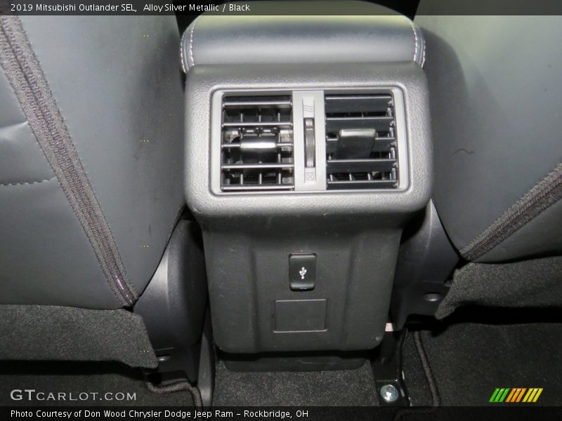 Alloy Silver Metallic / Black 2019 Mitsubishi Outlander SEL