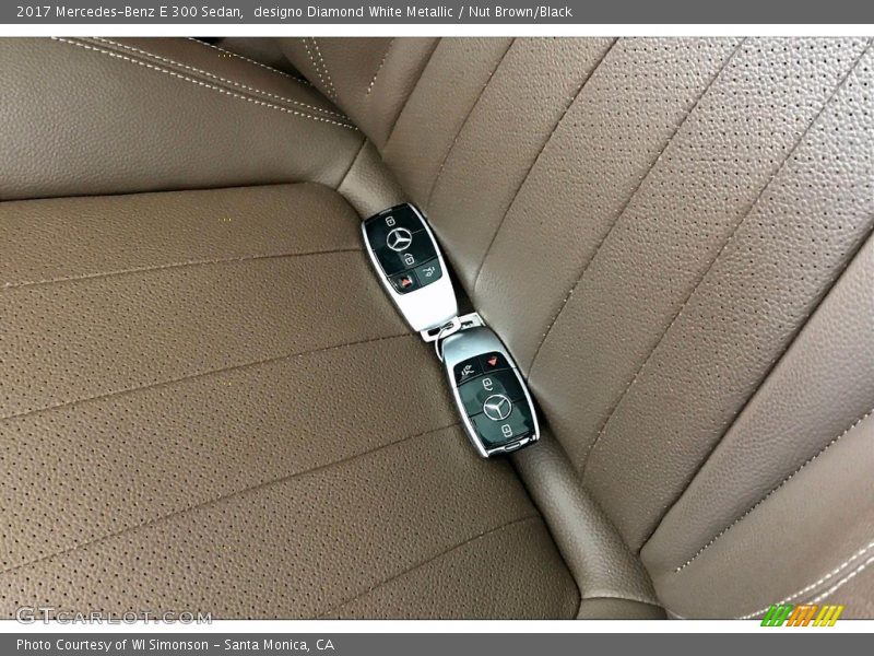 designo Diamond White Metallic / Nut Brown/Black 2017 Mercedes-Benz E 300 Sedan