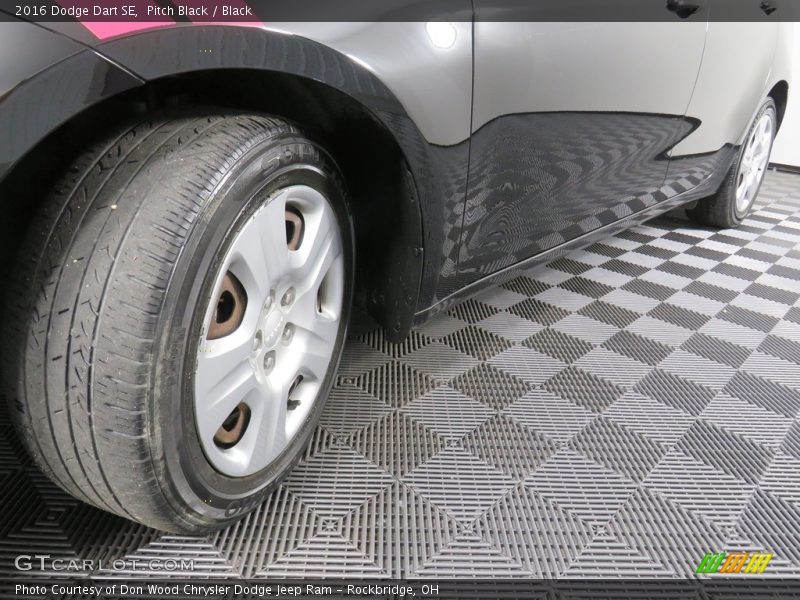 Pitch Black / Black 2016 Dodge Dart SE