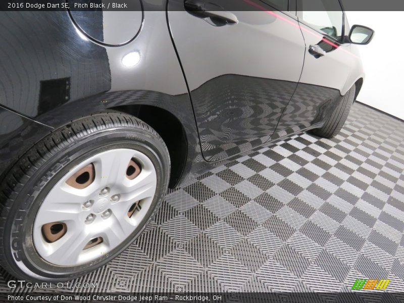 Pitch Black / Black 2016 Dodge Dart SE