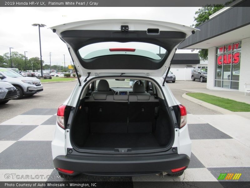 Platinum White Pearl / Gray 2019 Honda HR-V LX