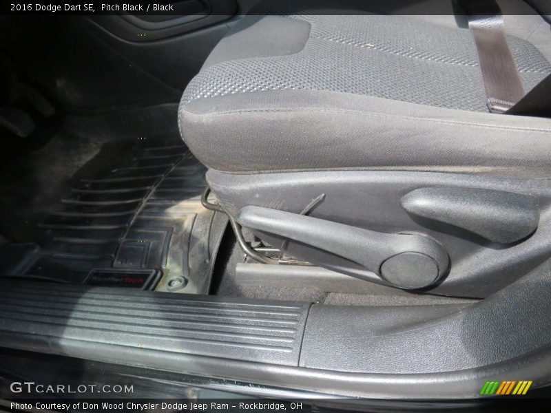 Pitch Black / Black 2016 Dodge Dart SE