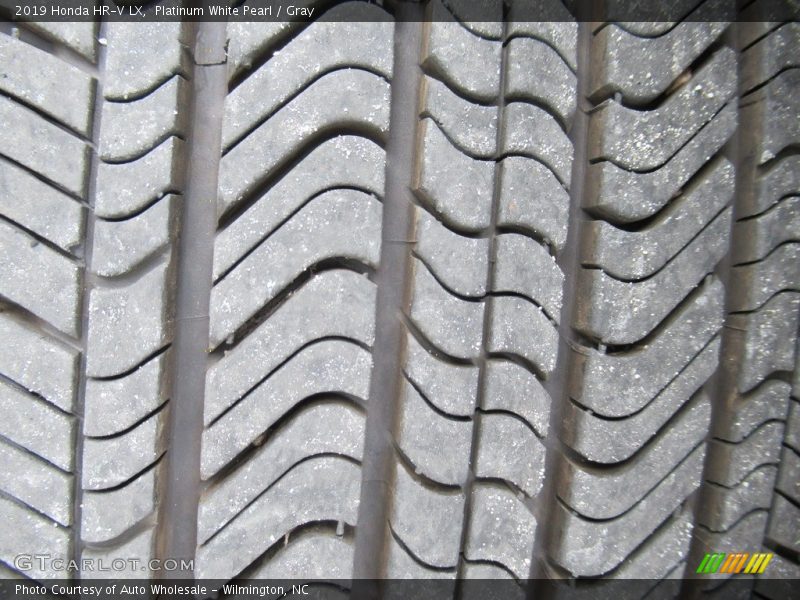 Platinum White Pearl / Gray 2019 Honda HR-V LX