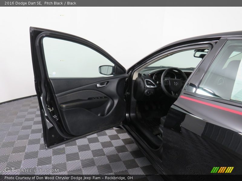Pitch Black / Black 2016 Dodge Dart SE