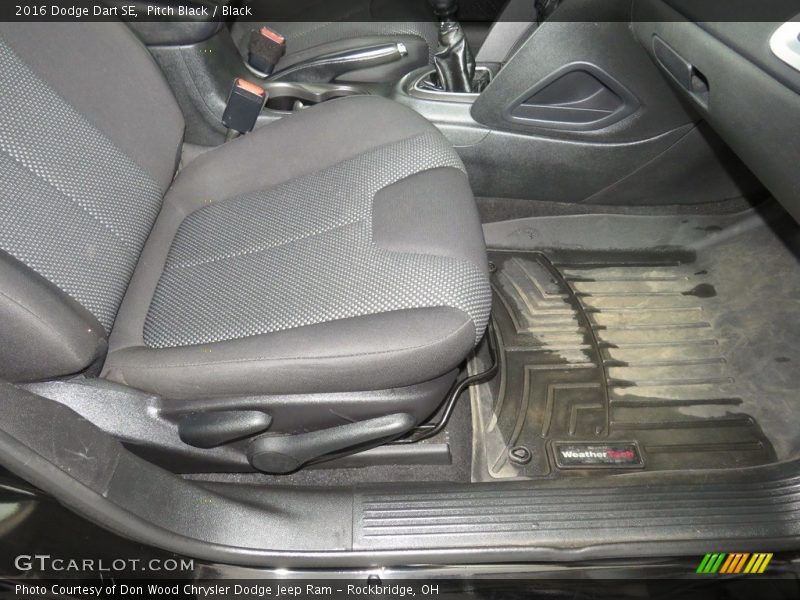 Pitch Black / Black 2016 Dodge Dart SE