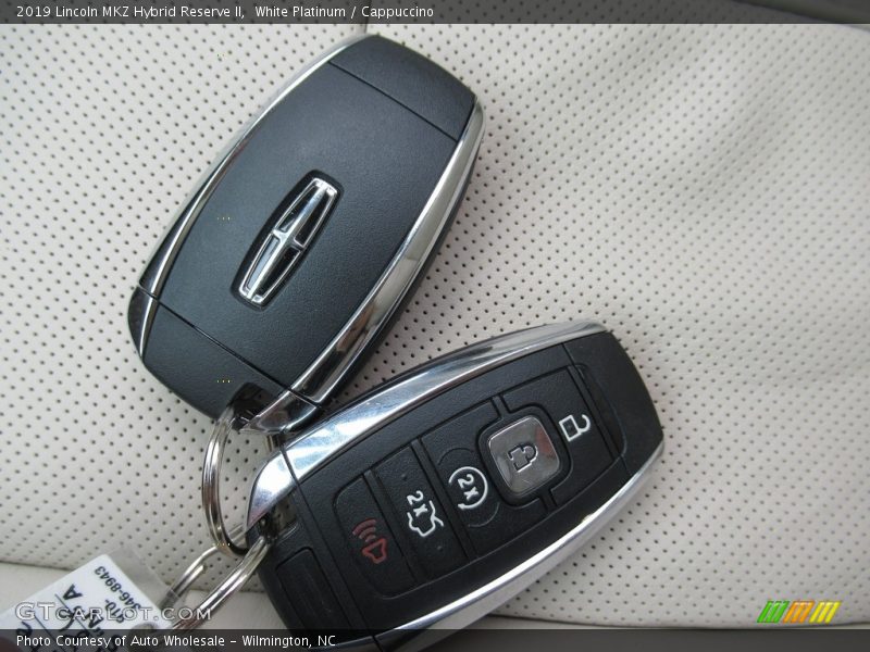 Keys of 2019 MKZ Hybrid Reserve II