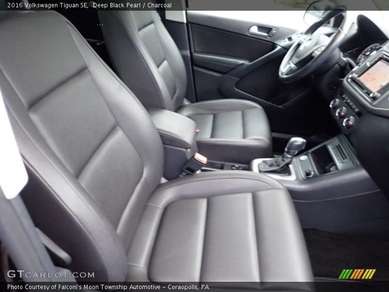 Front Seat of 2016 Tiguan SE