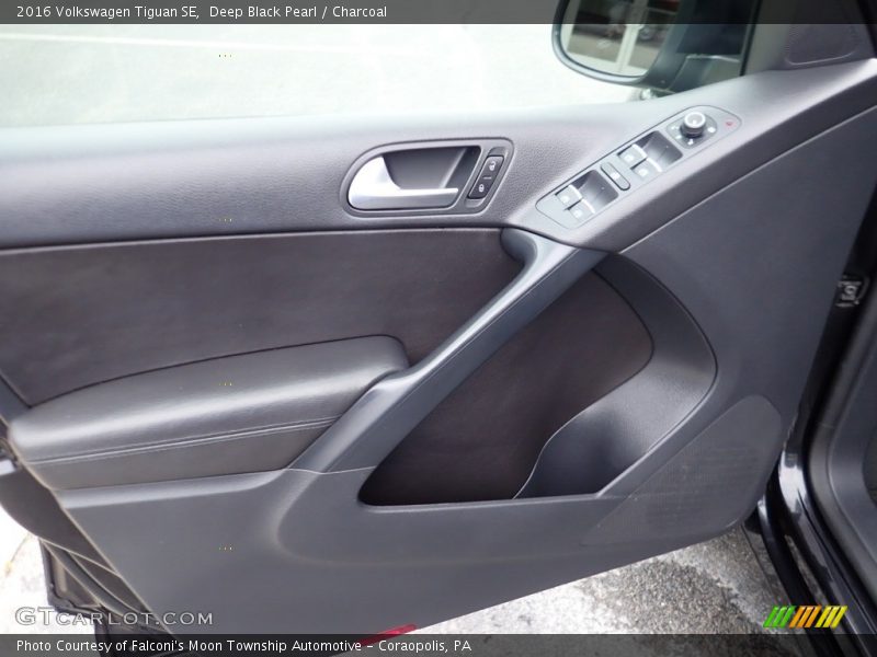 Door Panel of 2016 Tiguan SE