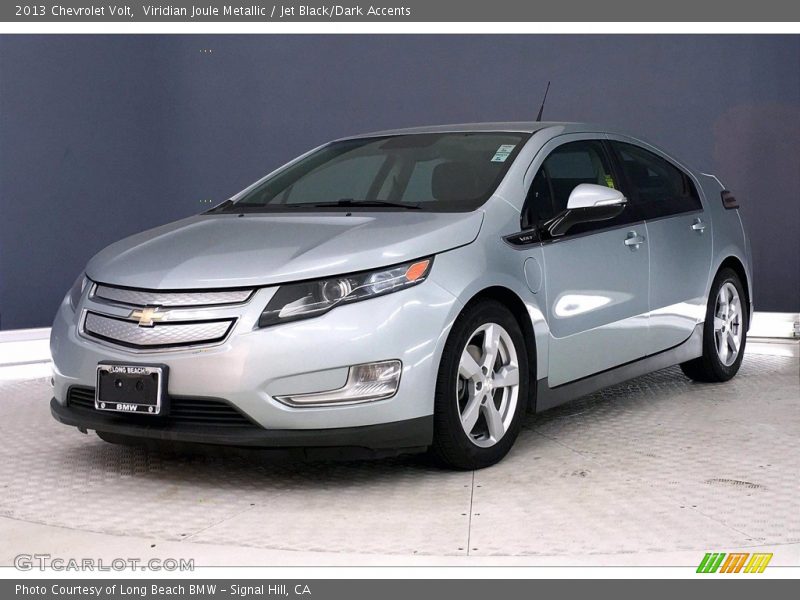 Front 3/4 View of 2013 Volt 