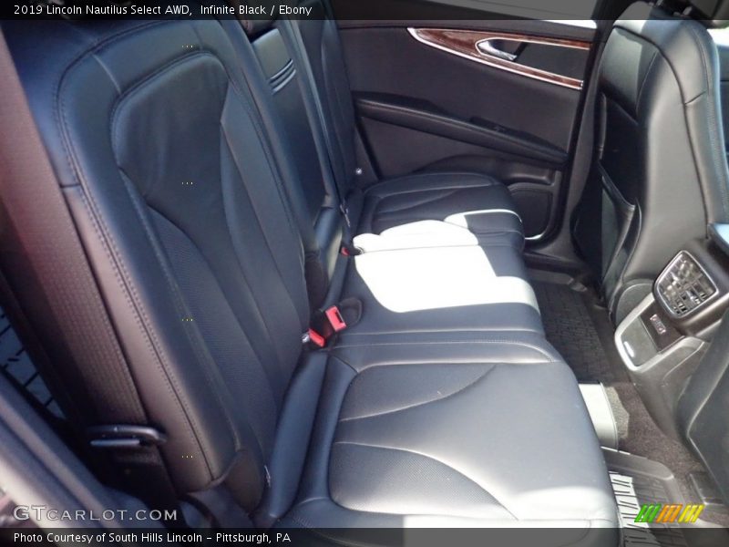 Infinite Black / Ebony 2019 Lincoln Nautilus Select AWD
