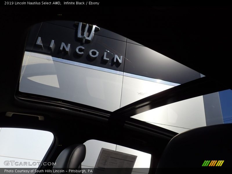Infinite Black / Ebony 2019 Lincoln Nautilus Select AWD