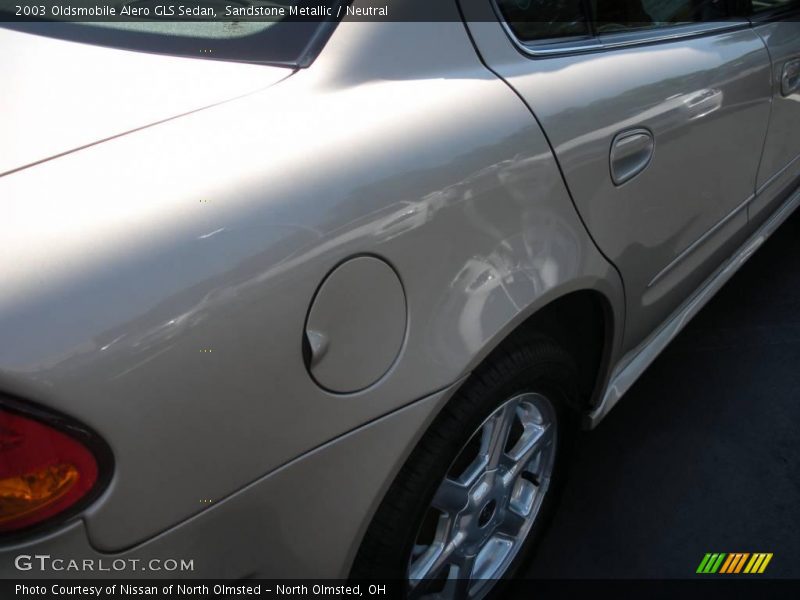 Sandstone Metallic / Neutral 2003 Oldsmobile Alero GLS Sedan
