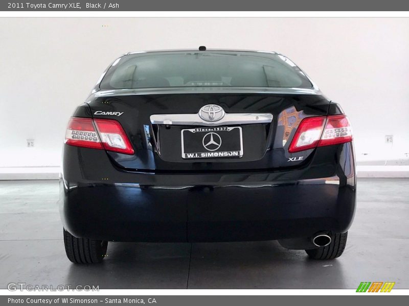Black / Ash 2011 Toyota Camry XLE