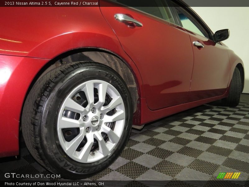 Cayenne Red / Charcoal 2013 Nissan Altima 2.5 S
