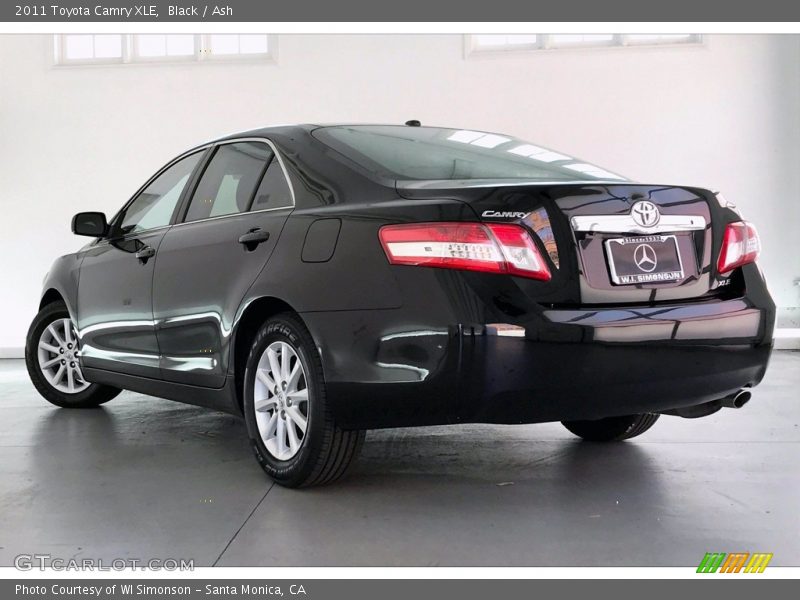 Black / Ash 2011 Toyota Camry XLE